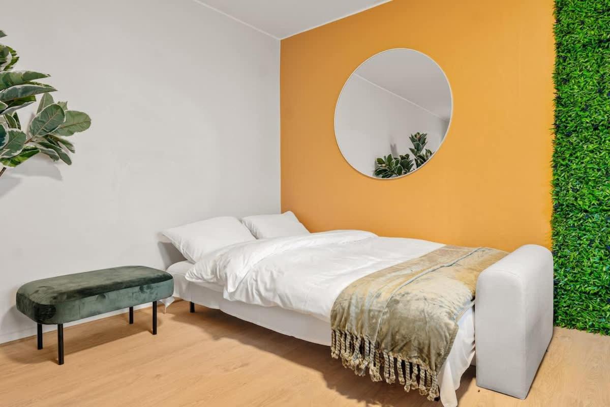 Dinbnb L Free Parking L 5 Min From Torget L Nearby Coast I Newly Furnished Leilighet Bergen