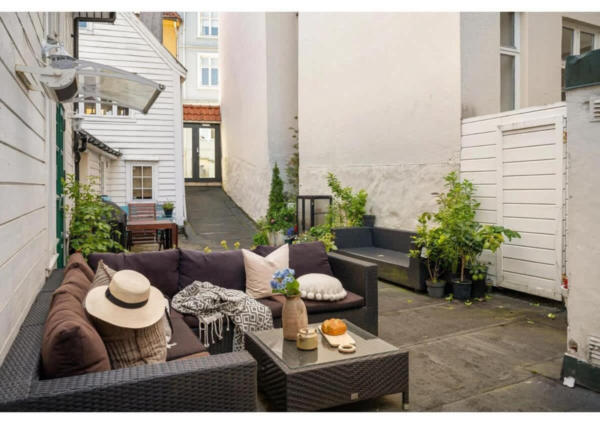 Dinbnb L 50 Meters To Bryggen L New 2023 L Sunny Backyard * Bergen